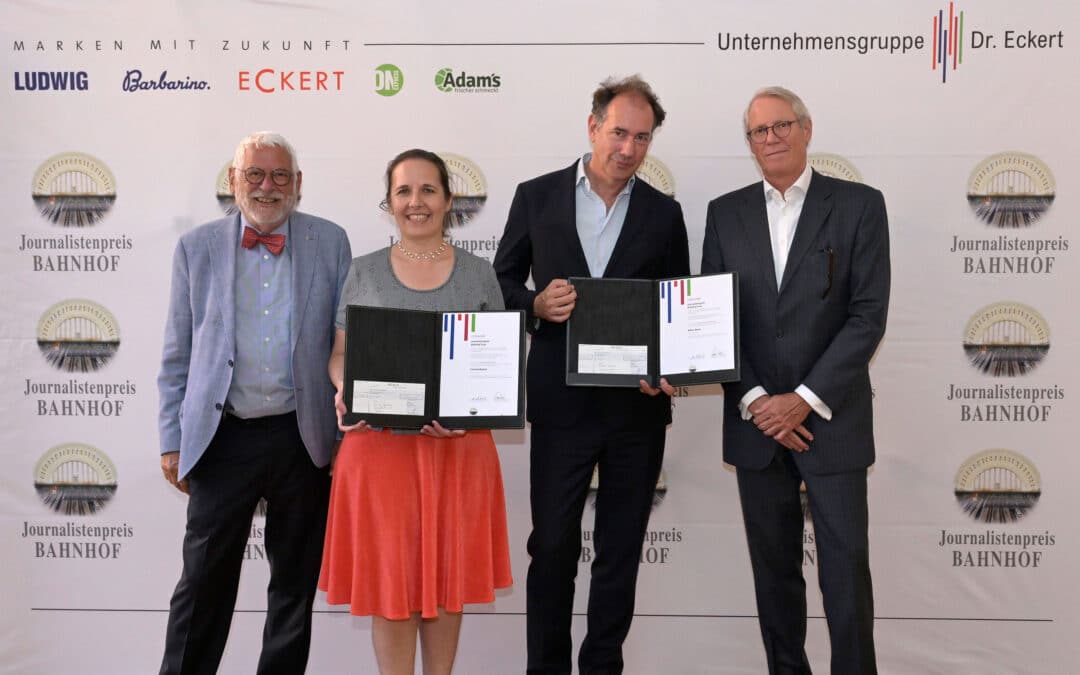 Jour­na­lis­ten­preis Bahn­hof letzt­mals ver­lie­hen: Corinna Budras und Niklas Maak sind die Preis­trä­ger 2023